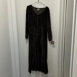 Vintage Papillon Dark Brown Velvet Long Sleeve Dress